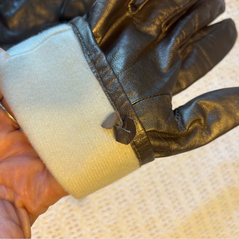 Women’s Bronze Leather Gloves with plush lining - Picture 3 of 4